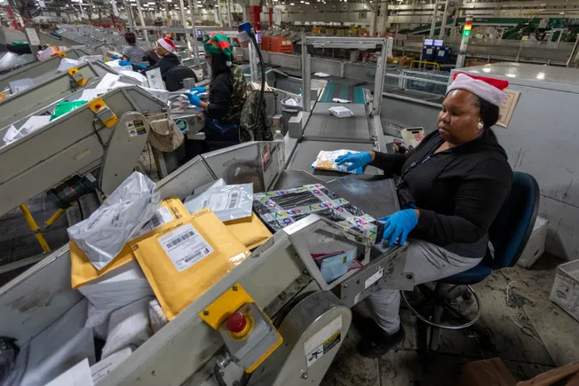Como o serviço postal melhorou entregas e o que sua empresa aprende